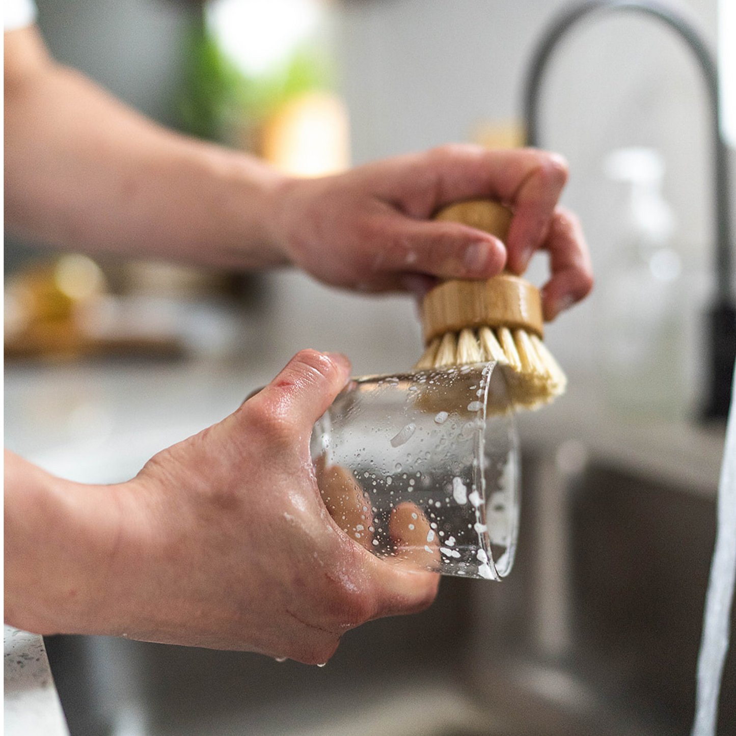 Dish Brushes & Pot Scrubbers